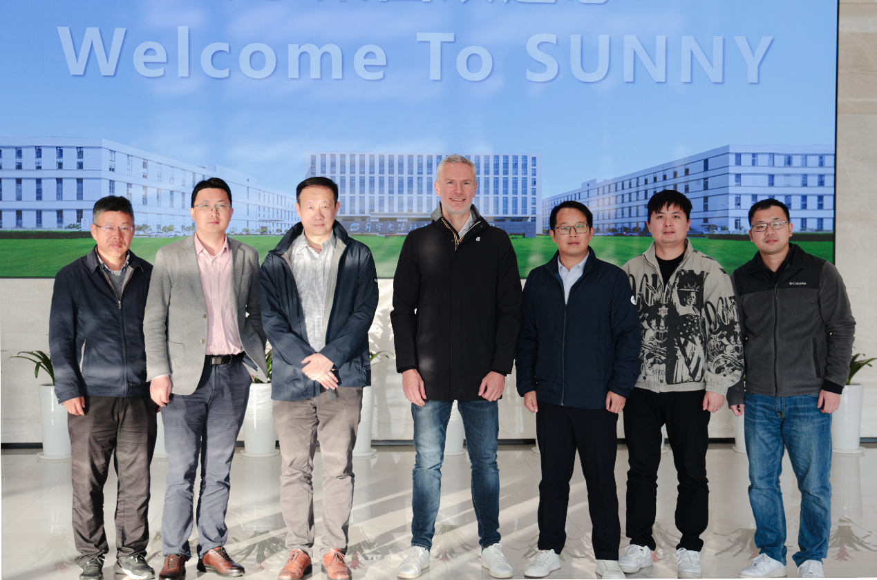 Eastman's Saflex and Sunny SmartLead Technologies team